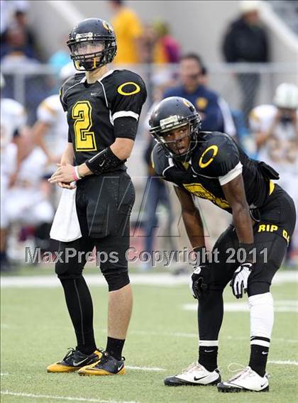Thumbnail 3 in Klein Oak vs. Stony Point (5A Region 2 Area Playoffs) photogallery.
