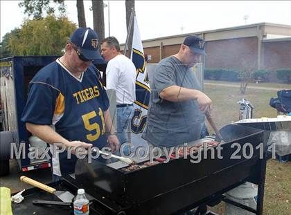 Thumbnail 1 in Klein Oak vs. Stony Point (5A Region 2 Area Playoffs) photogallery.