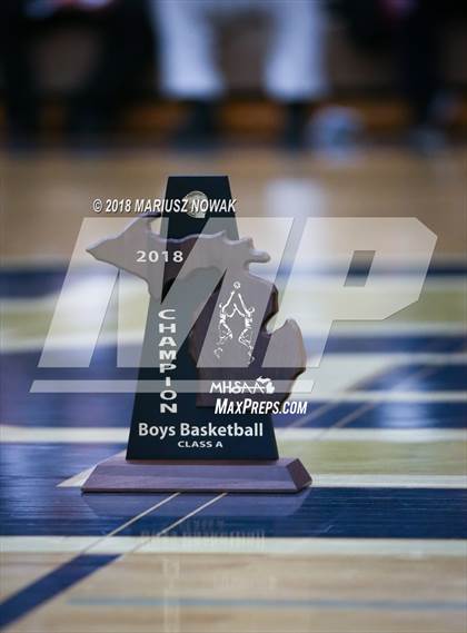 Thumbnail 3 in Utica Eisenhower @ Adams (MHSAA District Final) photogallery.