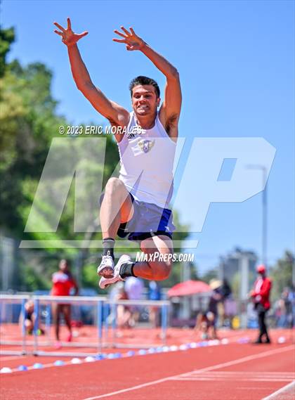 Thumbnail 1 in UC Track Classic (Day 2 Field Events) photogallery.
