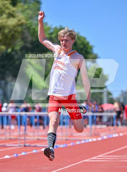 Thumbnail 2 in UC Track Classic (Day 2 Field Events) photogallery.