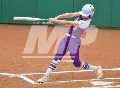 Thumbnail 1 in Thrall vs Granger (UIL 2A Regional Quarterfinal Playoff) photogallery.