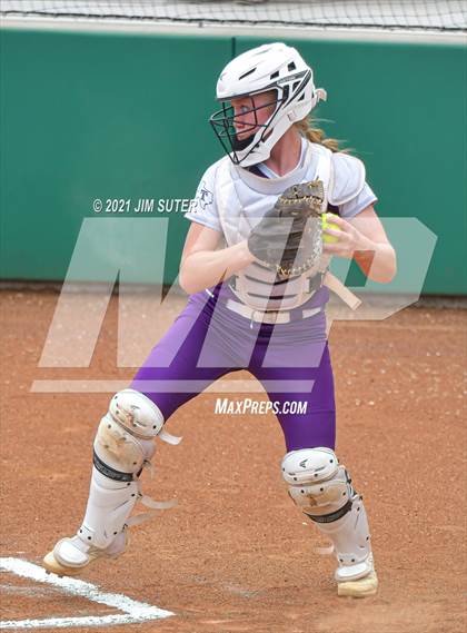 Thumbnail 1 in Thrall vs Granger (UIL 2A Regional Quarterfinal Playoff) photogallery.