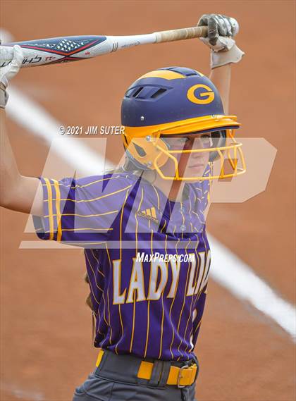 Thumbnail 2 in Thrall vs Granger (UIL 2A Regional Quarterfinal Playoff) photogallery.