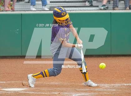 Thumbnail 3 in Thrall vs Granger (UIL 2A Regional Quarterfinal Playoff) photogallery.