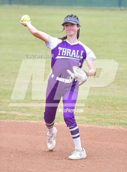 Thumbnail 3 in Thrall vs Granger (UIL 2A Regional Quarterfinal Playoff) photogallery.