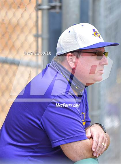 Thumbnail 2 in Thrall vs Granger (UIL 2A Regional Quarterfinal Playoff) photogallery.