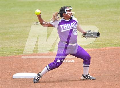 Thumbnail 1 in Thrall vs Granger (UIL 2A Regional Quarterfinal Playoff) photogallery.