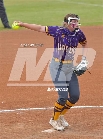 Thumbnail 1 in Thrall vs Granger (UIL 2A Regional Quarterfinal Playoff) photogallery.