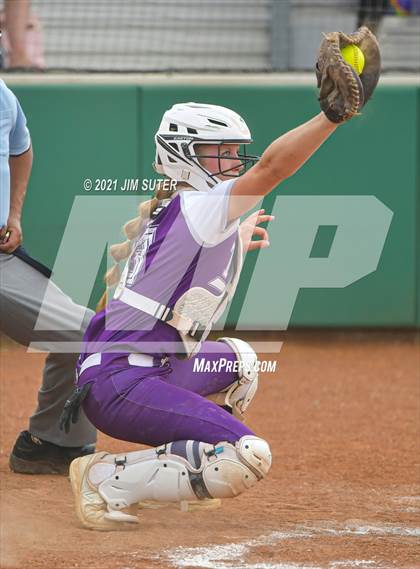 Thumbnail 1 in Thrall vs Granger (UIL 2A Regional Quarterfinal Playoff) photogallery.