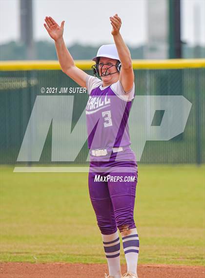 Thumbnail 1 in Thrall vs Granger (UIL 2A Regional Quarterfinal Playoff) photogallery.