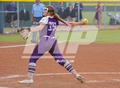 Thumbnail 1 in Thrall vs Granger (UIL 2A Regional Quarterfinal Playoff) photogallery.