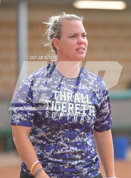 Thumbnail 1 in Thrall vs Granger (UIL 2A Regional Quarterfinal Playoff) photogallery.