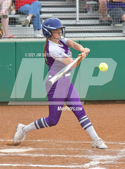 Thumbnail 1 in Thrall vs Granger (UIL 2A Regional Quarterfinal Playoff) photogallery.