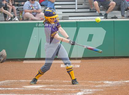 Thumbnail 1 in Thrall vs Granger (UIL 2A Regional Quarterfinal Playoff) photogallery.