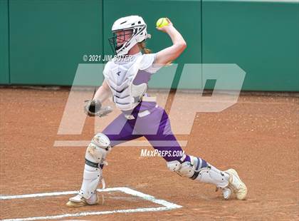 Thumbnail 1 in Thrall vs Granger (UIL 2A Regional Quarterfinal Playoff) photogallery.