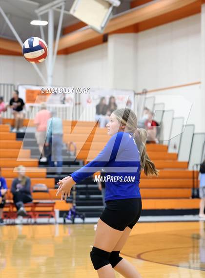 Thumbnail 2 in Grand Saline vs Fruitvale photogallery.