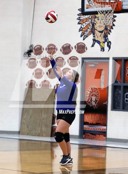 Thumbnail 2 in Grand Saline vs Fruitvale photogallery.