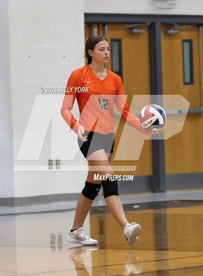 Thumbnail 1 in Grand Saline vs Fruitvale photogallery.