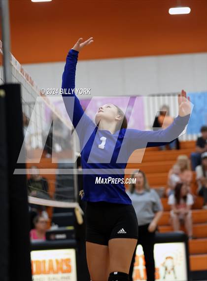 Thumbnail 1 in Grand Saline vs Fruitvale photogallery.