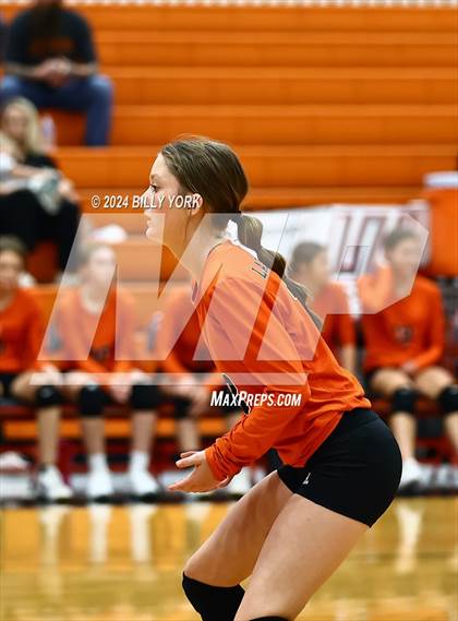 Thumbnail 1 in Grand Saline vs Fruitvale photogallery.