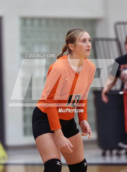 Thumbnail 2 in Grand Saline vs Fruitvale photogallery.
