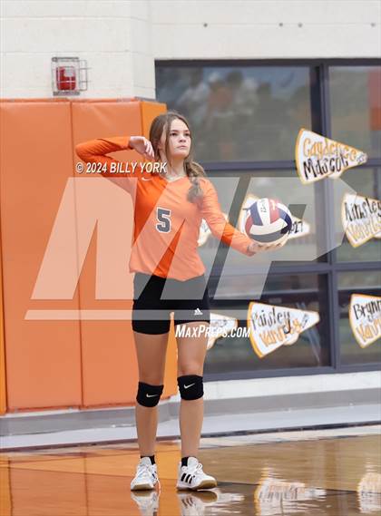 Thumbnail 1 in Grand Saline vs Fruitvale photogallery.