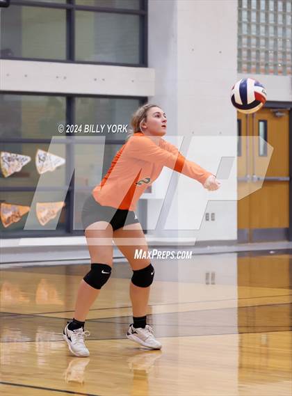 Thumbnail 2 in Grand Saline vs Fruitvale photogallery.