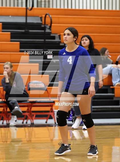Thumbnail 2 in Grand Saline vs Fruitvale photogallery.