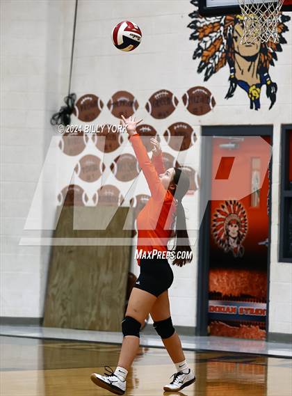 Thumbnail 2 in Grand Saline vs Fruitvale photogallery.