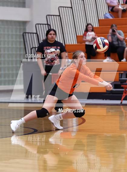 Thumbnail 2 in Grand Saline vs Fruitvale photogallery.
