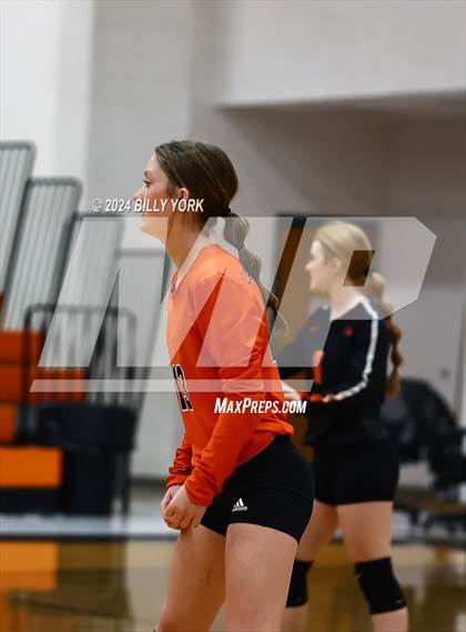 Thumbnail 3 in Grand Saline vs Fruitvale photogallery.