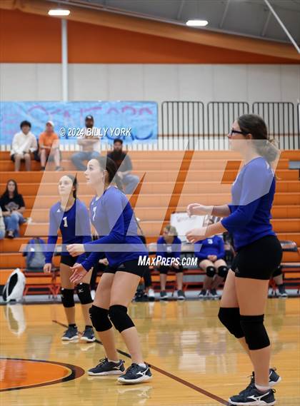 Thumbnail 1 in Grand Saline vs Fruitvale photogallery.