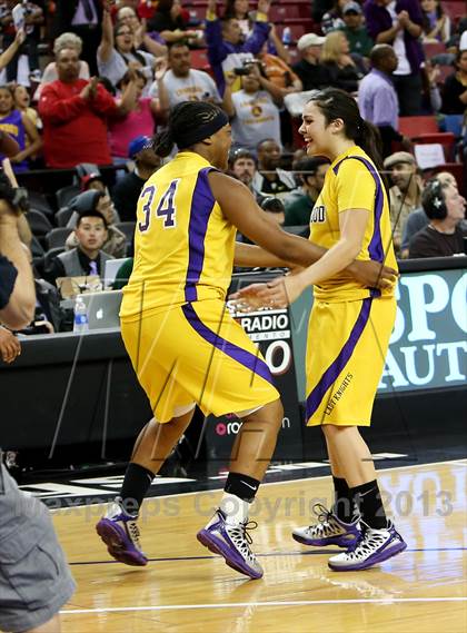 Thumbnail 3 in St. Francis vs. Lynwood (CIF State D2 Final) photogallery.