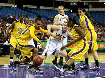 Thumbnail 3 in St. Francis vs. Lynwood (CIF State D2 Final) photogallery.