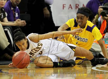 Thumbnail 2 in St. Francis vs. Lynwood (CIF State D2 Final) photogallery.