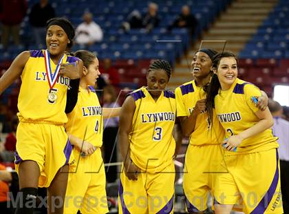 Thumbnail 1 in St. Francis vs. Lynwood (CIF State D2 Final) photogallery.