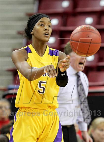 Thumbnail 1 in St. Francis vs. Lynwood (CIF State D2 Final) photogallery.