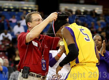 Thumbnail 1 in St. Francis vs. Lynwood (CIF State D2 Final) photogallery.