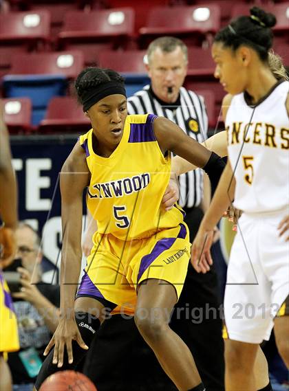 Thumbnail 2 in St. Francis vs. Lynwood (CIF State D2 Final) photogallery.
