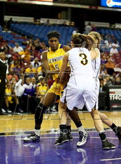 Thumbnail 2 in St. Francis vs. Lynwood (CIF State D2 Final) photogallery.