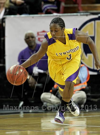 Thumbnail 1 in St. Francis vs. Lynwood (CIF State D2 Final) photogallery.