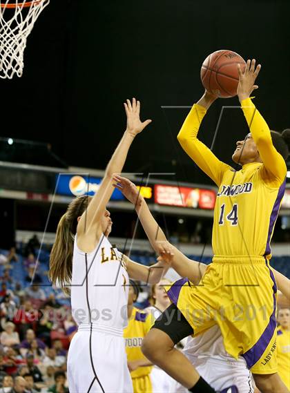 Thumbnail 3 in St. Francis vs. Lynwood (CIF State D2 Final) photogallery.