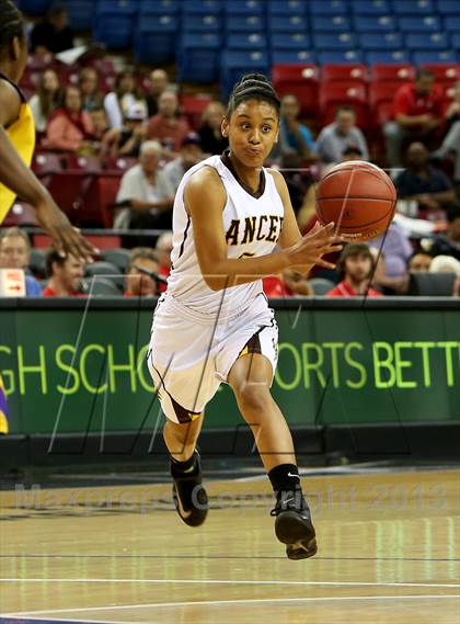 Thumbnail 3 in St. Francis vs. Lynwood (CIF State D2 Final) photogallery.