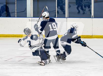 Thumbnail 3 in Hotchkiss School vs. Noble & Greenough (Flood Marr Tournament - 3rd place) photogallery.