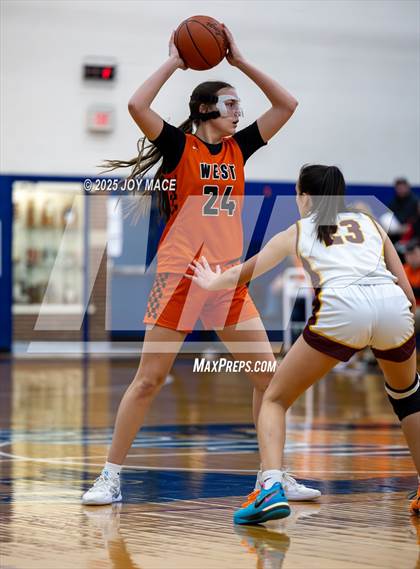 Thumbnail 2 in Federal Hocking vs. Portsmouth West  (OHSAA D6 Region 23 District Final) photogallery.