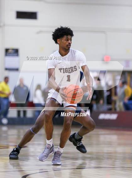 Thumbnail 2 in Pine Bush vs. Kingston (Section 9 Class AA Semifinal)  photogallery.