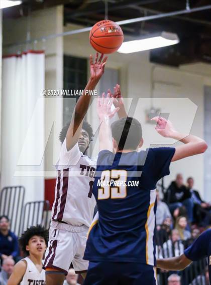 Thumbnail 2 in Pine Bush vs. Kingston (Section 9 Class AA Semifinal)  photogallery.