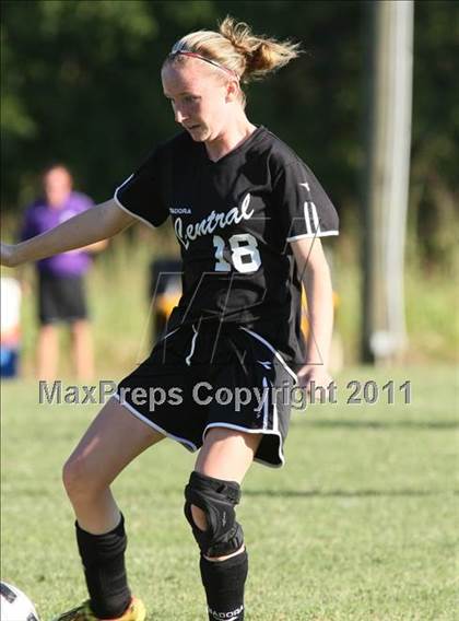 Thumbnail 3 in Sevier County vs Knoxville Central (Sevier County Invitational) photogallery.