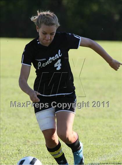 Thumbnail 3 in Sevier County vs Knoxville Central (Sevier County Invitational) photogallery.